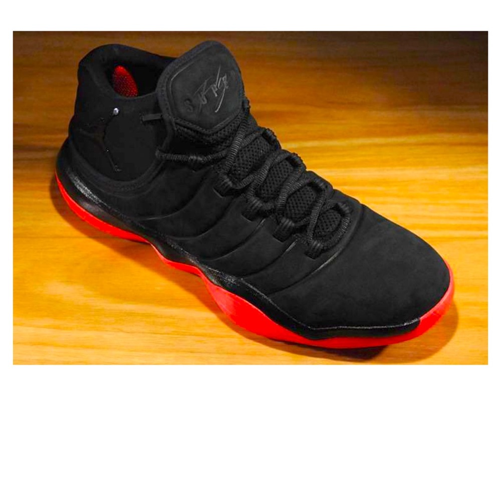 Jordan crimson red size 10 hardly worn - too small